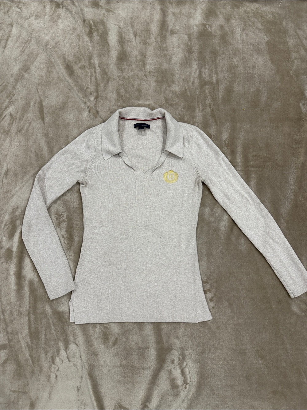 Tommy Hilfiger Light Gray Long-Sleeve Polo Top with Yellow Crest